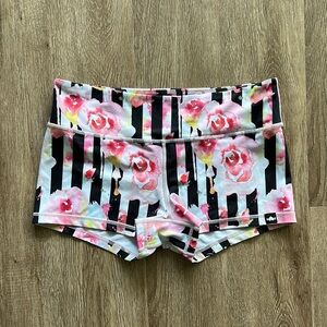 WOD Bottom Floral Striped Shorts